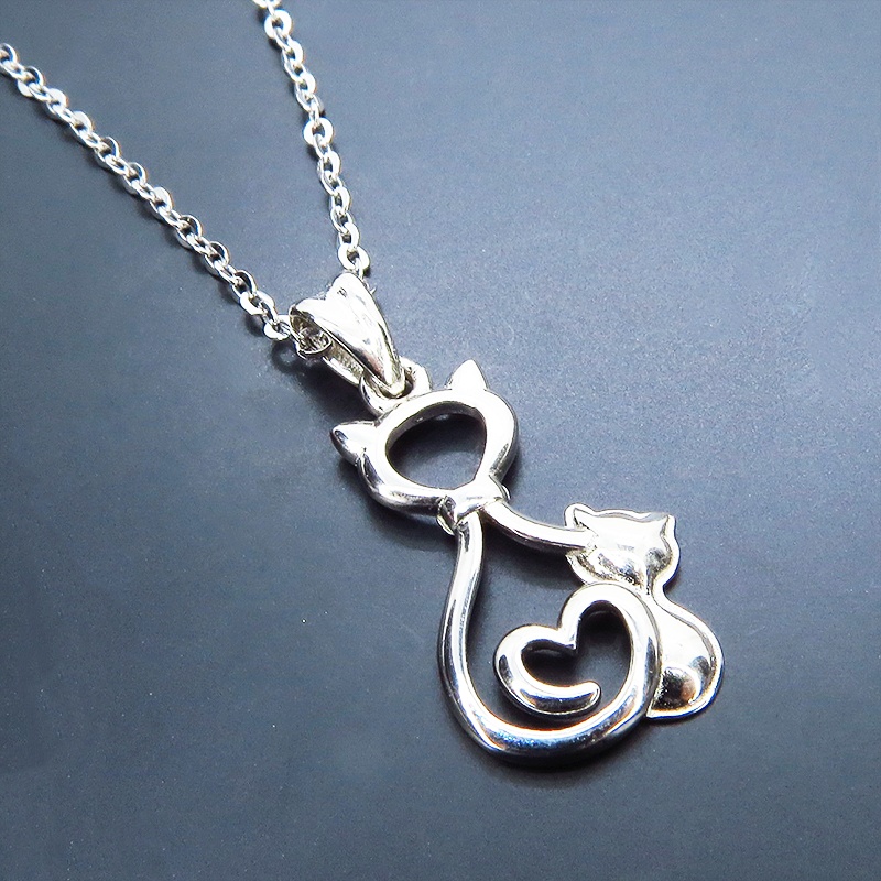 シルバー925 親子が寄り添う猫シルエットモチーフの大人可愛いペンダント・ネックレス 親子 ハート