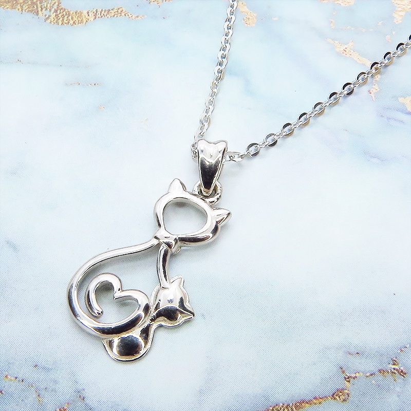 シルバー925 親子が寄り添う猫シルエットモチーフの大人可愛いペンダント・ネックレス 親子 ハート