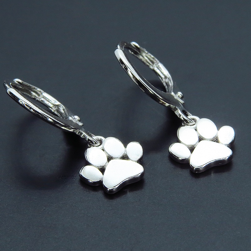 【再販×3】シルバー925 肉球をあしらったシンプルに可愛いワンポイントフープピアス リングピアス 猫 犬