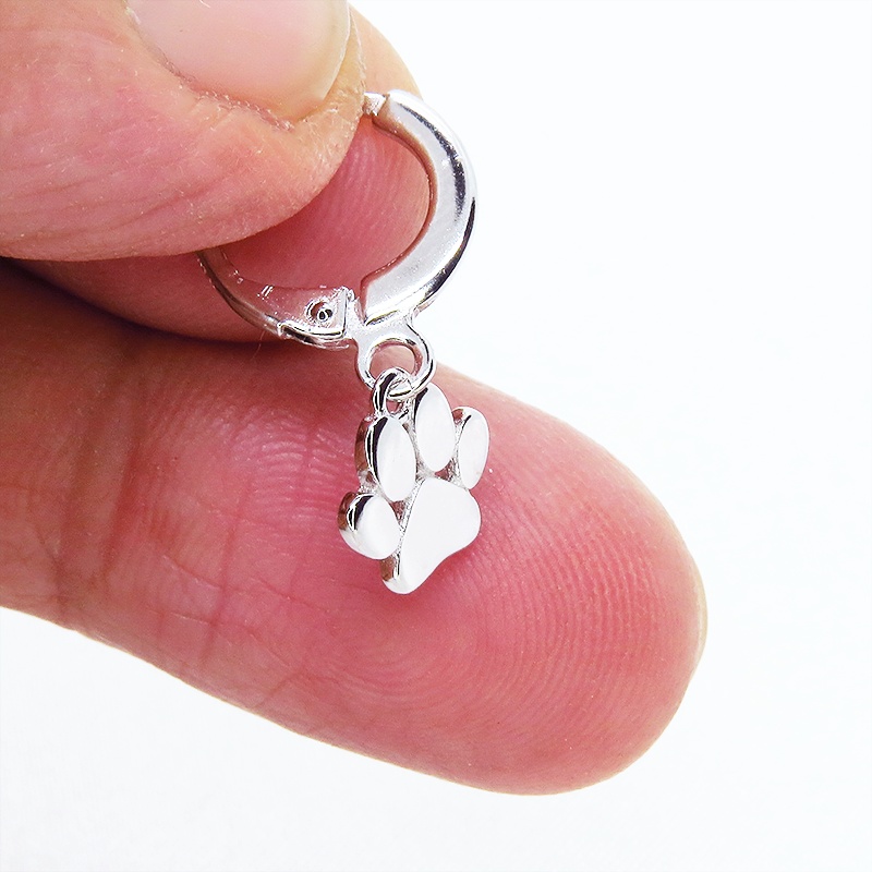 【再販×3】シルバー925 肉球をあしらったシンプルに可愛いワンポイントフープピアス リングピアス 猫 犬