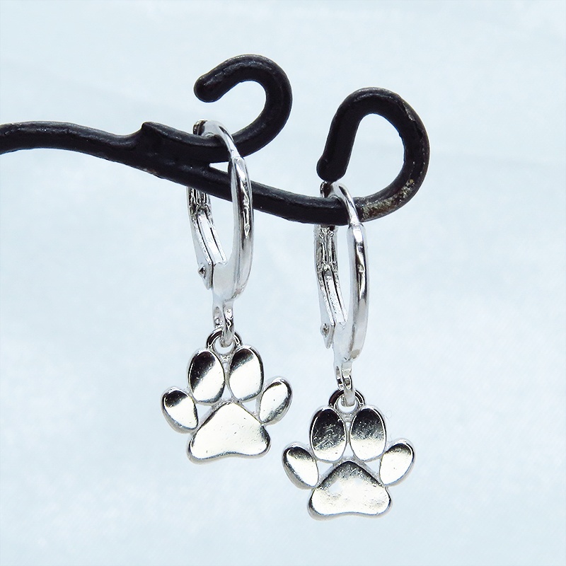 【再販×3】シルバー925 肉球をあしらったシンプルに可愛いワンポイントフープピアス リングピアス 猫 犬