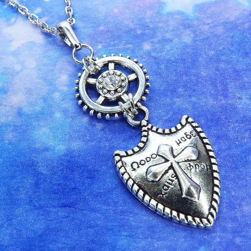 アンティークシルバー 盾(シールド)と歯車のゴシックネックレス スチームパンク風 スワロフスキー エンブレム 長さ調整可