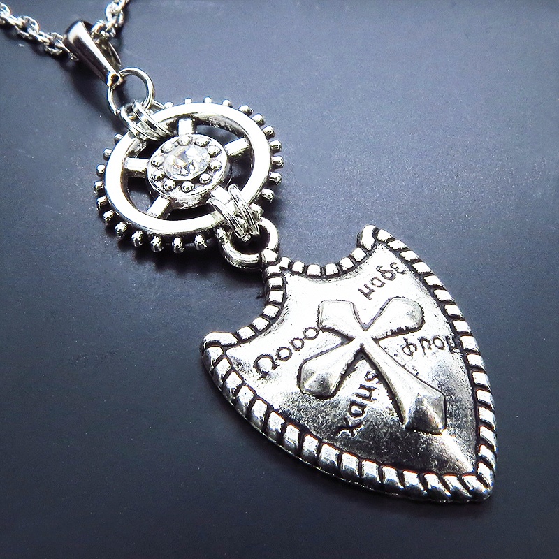 アンティークシルバー 盾(シールド)と歯車のゴシックネックレス スチームパンク風 スワロフスキー エンブレム 長さ調整可