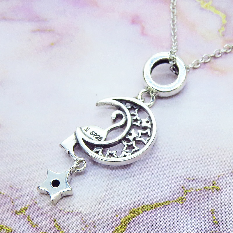 シルバー925 三日月から星をとる仕草をした猫モチーフのペンダント・ネックレス ブルージルコン