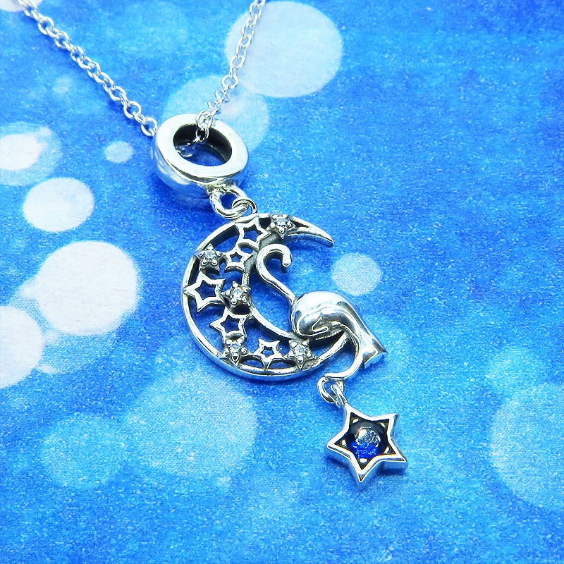 シルバー925 三日月から星をとる仕草をした猫モチーフのペンダント・ネックレス ブルージルコン
