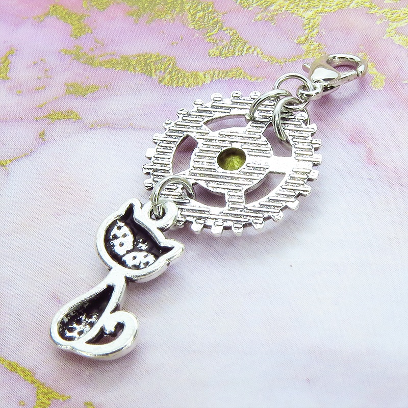 マスクチャーム 猫と大きめ歯車のチャーム アンティークシルバー スワロフスキー(アクアマリン) キーホルダー ペンダント