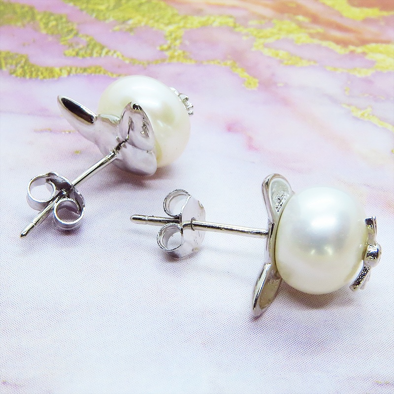 ヒゲのついた可愛い猫耳パールのピアス 淡水パール シルバー925