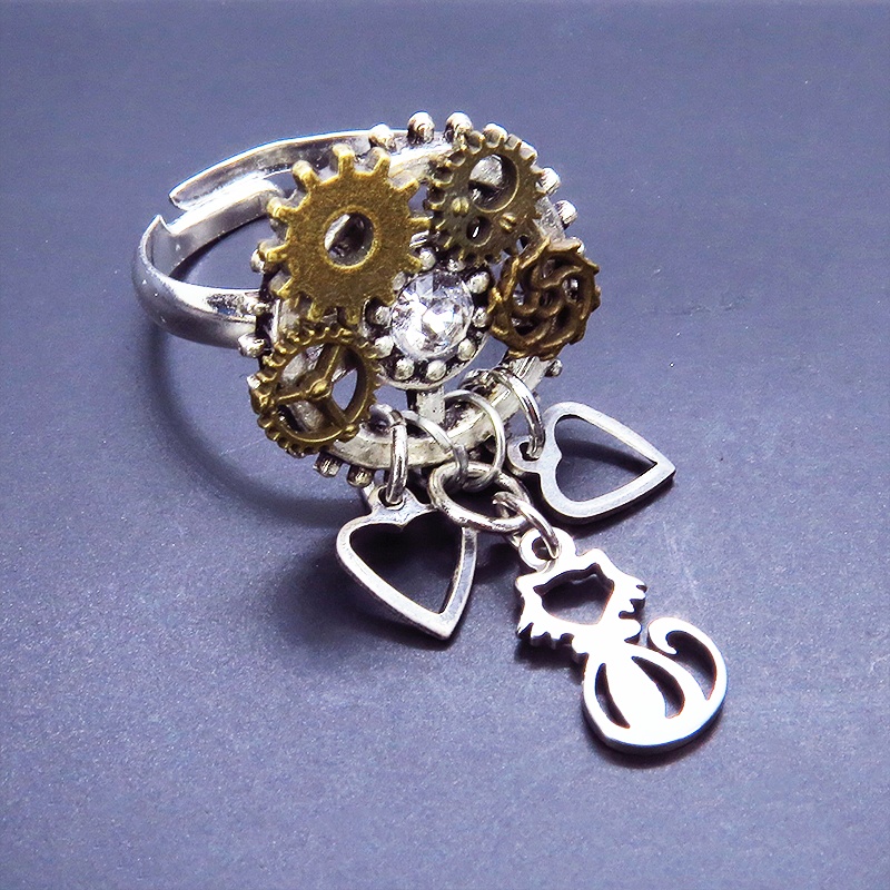 スチームパンク風 歯車と猫のコンパクトなフリーサイズリング スワロフスキー アンティークシルバー