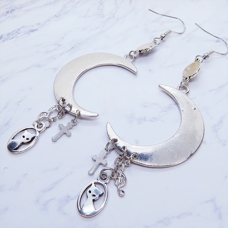 アンティークシルバー 猫と三日月のピアス タッセル調 メタル ラインストーン ロザリオ 音符 ユニセックス