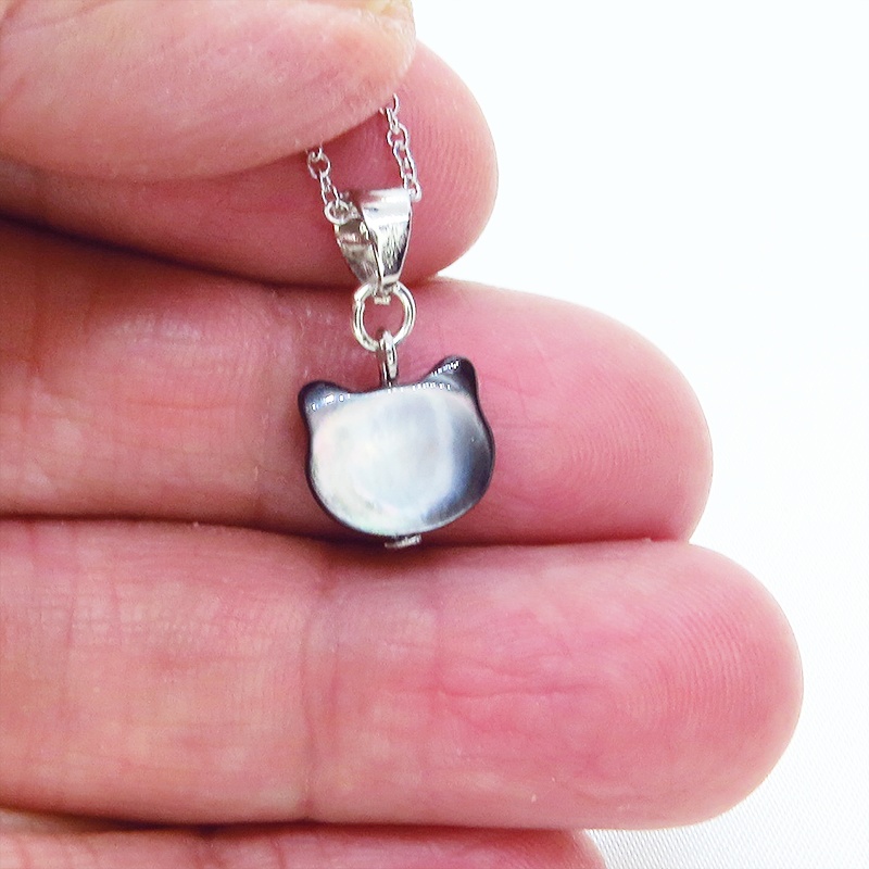 シルバー925 ブラックマザーオブパール 黒蝶貝(ブラックシェル)の猫モチーフネックレス