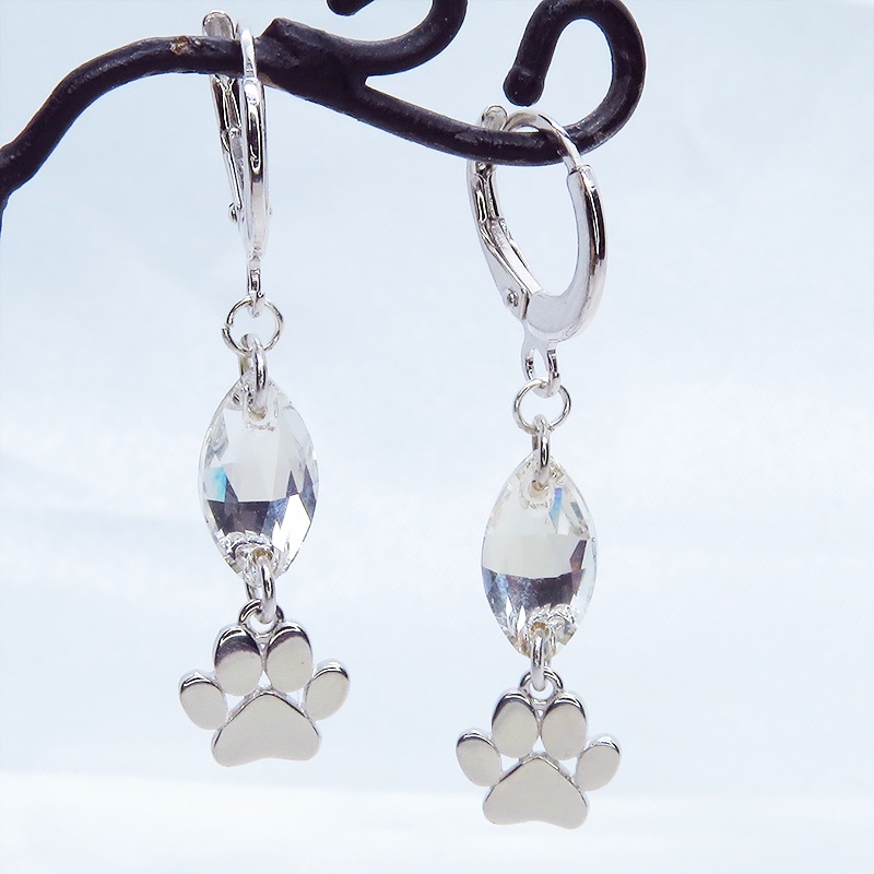 【再々販】シルバー925 肉球をあしらったモチーフとスワロフスキーを組み合わせたフープピアス リングピアス 猫 犬