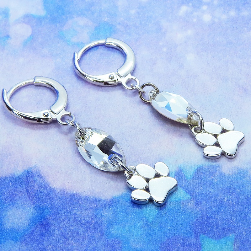 【再々販】シルバー925 肉球をあしらったモチーフとスワロフスキーを組み合わせたフープピアス リングピアス 猫 犬