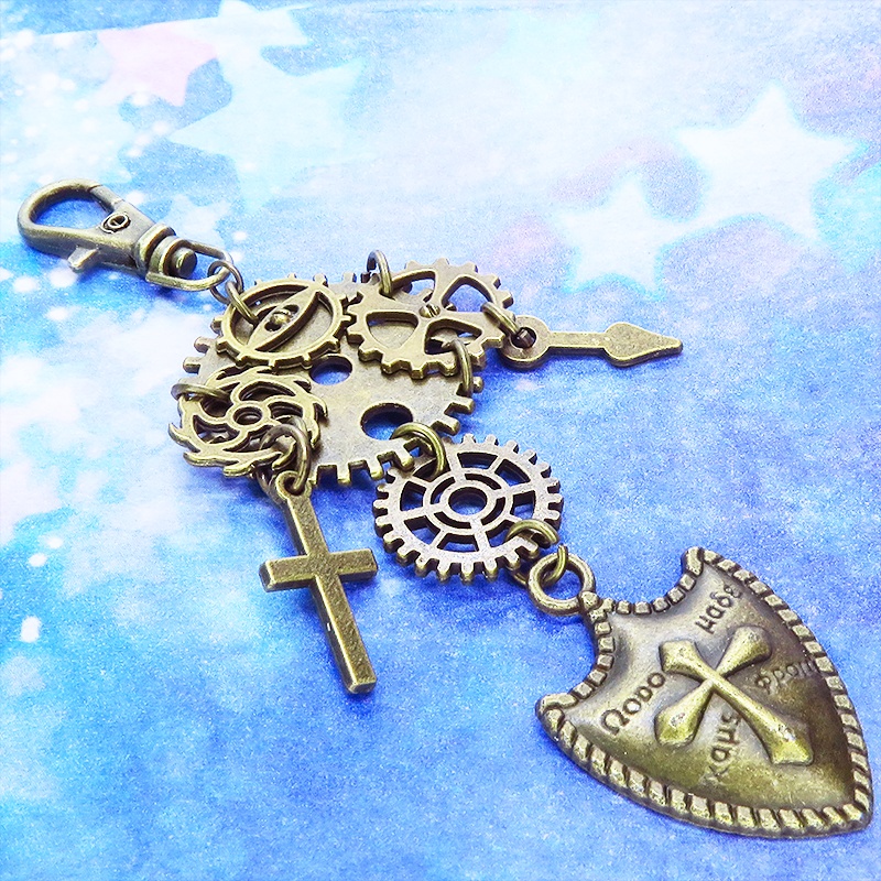 アンティークゴールド 大小異なる歯車と盾(シールド)の本格的スチームパンクキーホルダー バッグチャーム 金具変更可