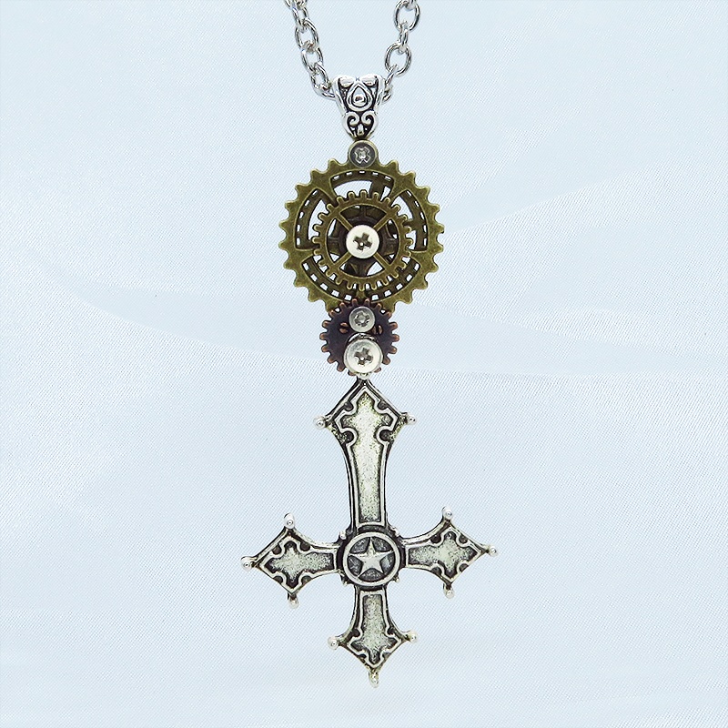アンティークシルバー 歯車とロザリオの多層構造スチームパンクネックレス ネジ留め可動 レジン加工 長さ調整可