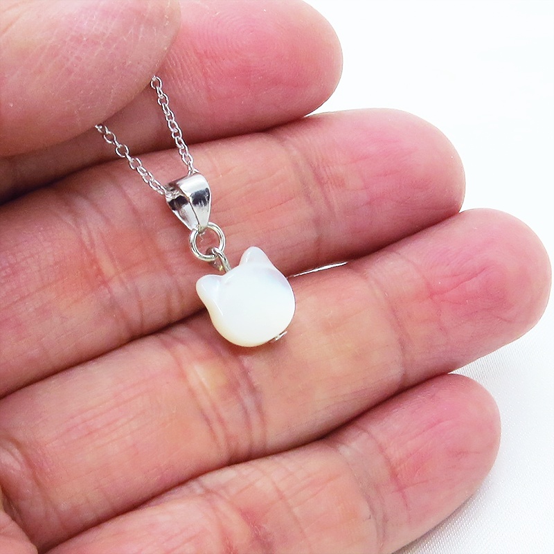 シルバー925 ホワイトマザーオブパール 白蝶貝(ホワイトシェル)の猫モチーフネックレス