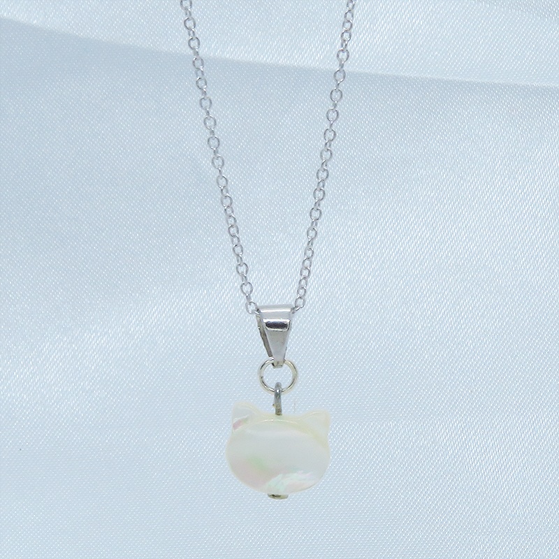 シルバー925 ホワイトマザーオブパール 白蝶貝(ホワイトシェル)の猫モチーフネックレス
