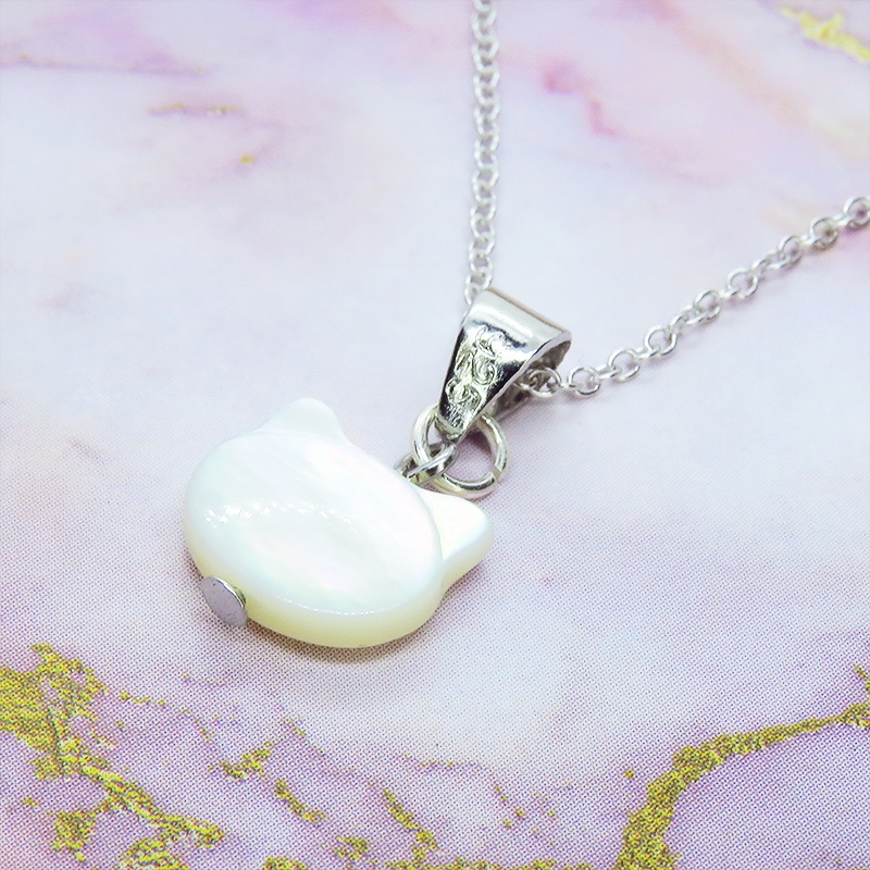 シルバー925 ホワイトマザーオブパール 白蝶貝(ホワイトシェル)の猫モチーフネックレス