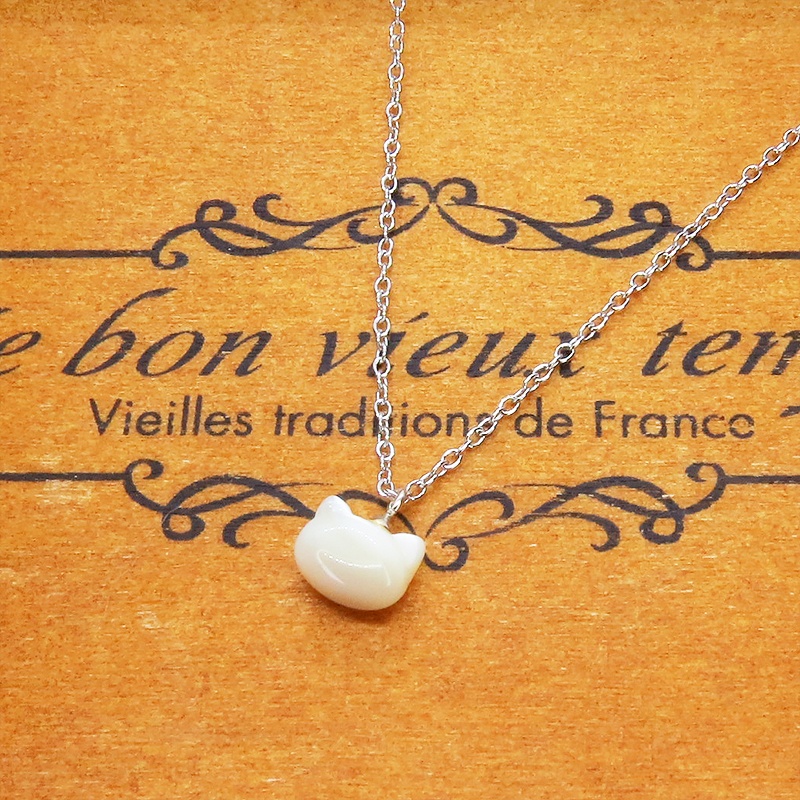 シルバー925 猫モチーフ ホワイトマザーオブパール 白蝶貝(ホワイトシェル)の猫ネックレス