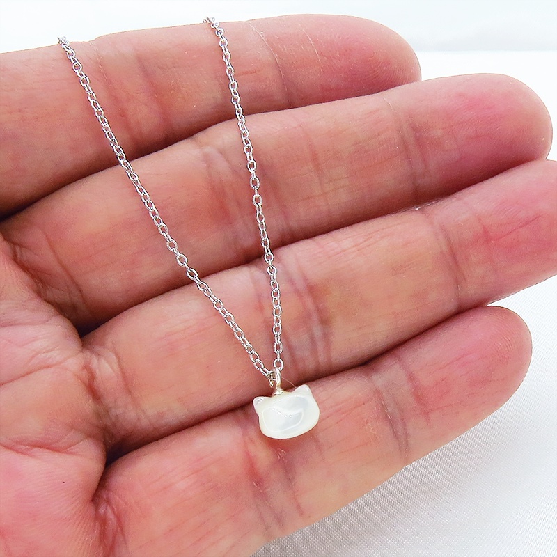 シルバー925 猫モチーフ ホワイトマザーオブパール 白蝶貝(ホワイトシェル)の猫ネックレス