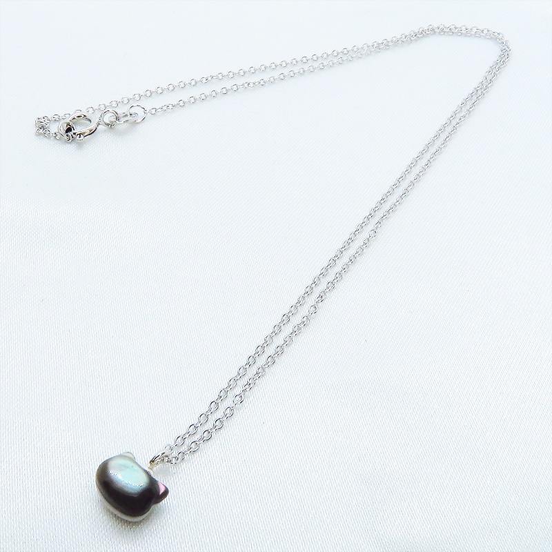 シルバー925 猫モチーフ ブラックマザーオブパール 黒蝶貝(ブラックシェル)の猫ネックレス