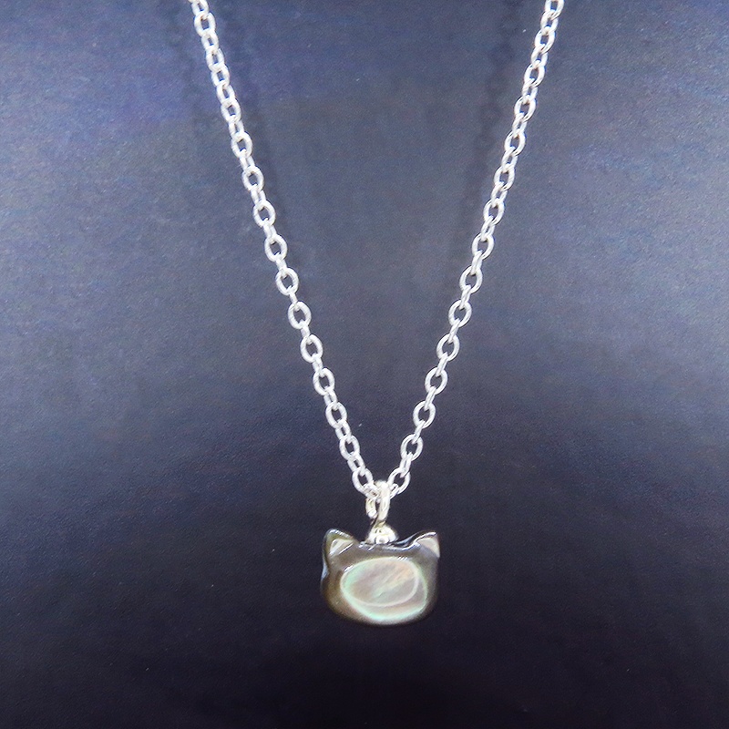 シルバー925 猫モチーフ ブラックマザーオブパール 黒蝶貝(ブラックシェル)の猫ネックレス