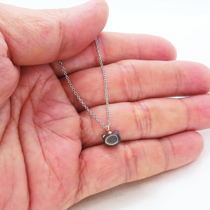 シルバー925 猫モチーフ ブラックマザーオブパール 黒蝶貝(ブラックシェル)の猫ネックレス