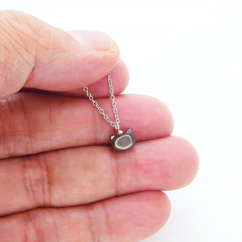 シルバー925 猫モチーフ ブラックマザーオブパール 黒蝶貝(ブラックシェル)の猫ネックレス