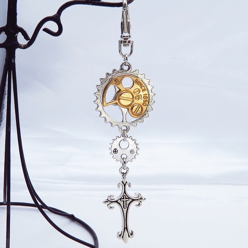 スチームパンク風アンティークシルバーの歯車とロザリオのキーホルダー チャーム ファスナーチャーム バッグチャーム