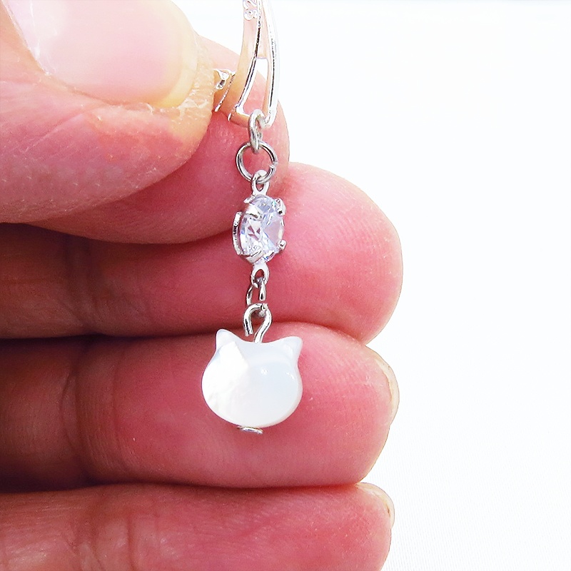 シルバー925 ホワイトマザーオブパール 白蝶貝(ホワイトシェル)の猫モチーフピアス キュービックジルコニア リング