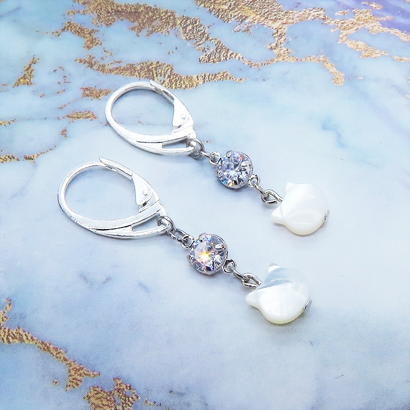 シルバー925 ホワイトマザーオブパール 白蝶貝(ホワイトシェル)の猫モチーフピアス キュービックジルコニア リング