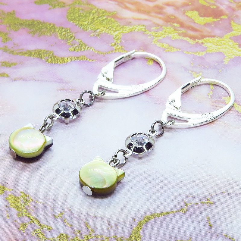 シルバー925 ブラックマザーオブパール 黒蝶貝(ブラックシェル)の猫モチーフピアス キュービックジルコニア リング