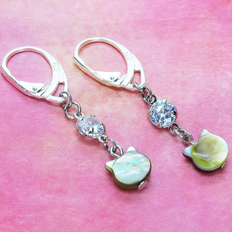 シルバー925 ブラックマザーオブパール 黒蝶貝(ブラックシェル)の猫モチーフピアス キュービックジルコニア リング