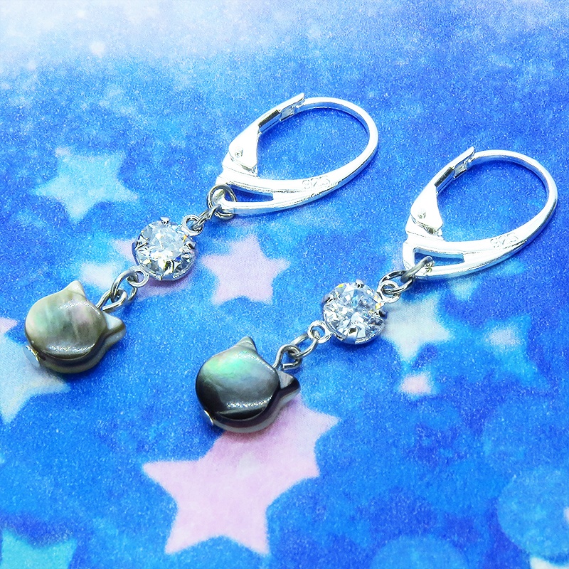 シルバー925 ブラックマザーオブパール 黒蝶貝(ブラックシェル)の猫モチーフピアス キュービックジルコニア リング