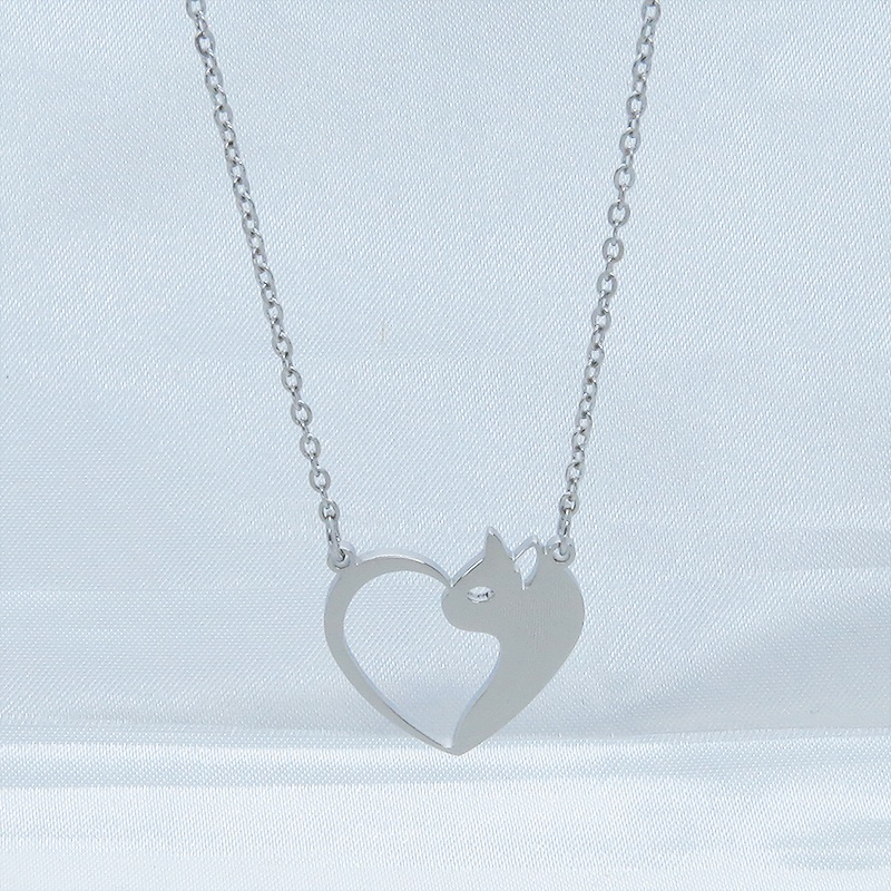 ステンレス製シルバーカラーの猫とハートを組合せた可愛いモチーフのネックレス オープンハートネックレス
