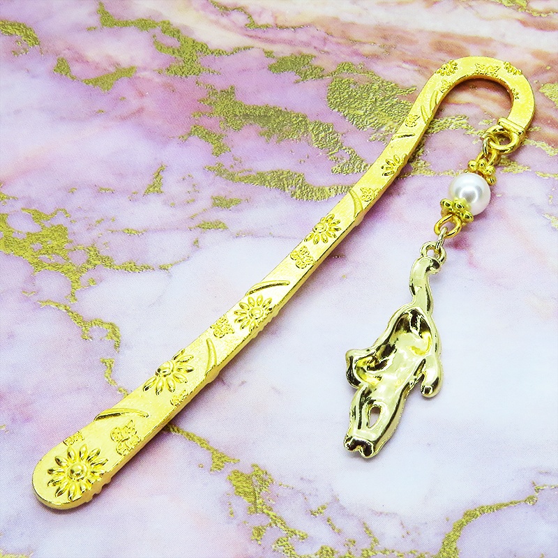 黒猫モチーフとスワロフスキーパールの可愛いゴールドカラーのブックマーカー 栞 しおり 花柄模様