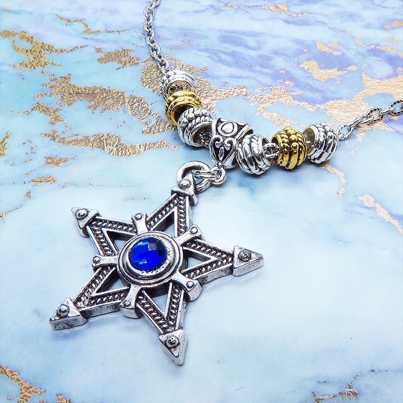 中心に蒼い輝きを持つペンタグラム(五芒星)のシルバーカラーネックレス パンク ロック ゴシック メタルビーズ