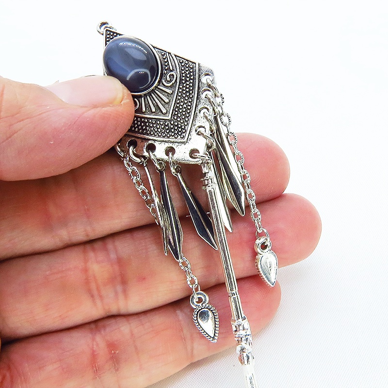 オリエンタル調ピアス ブラックキャッツアイ(猫目石)とメタルタッセルとスピアーのロングピアス 槍 太刀 ゴシック サージカル可