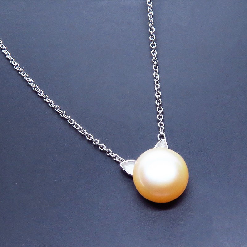 シルバー925 淡水パール(コーラルピンク) シンプルにさり気なく大人可愛い猫耳パールのネックレス ワンポイント