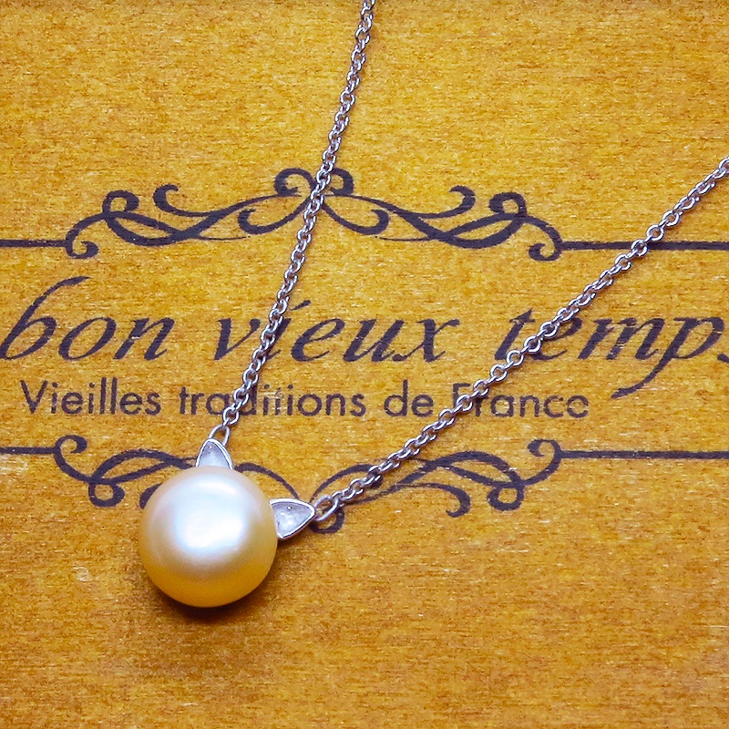 シルバー925 淡水パール(コーラルピンク) シンプルにさり気なく大人可愛い猫耳パールのネックレス ワンポイント