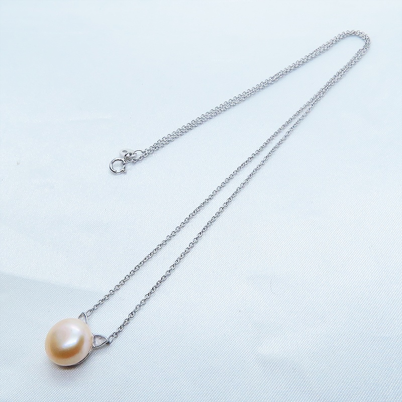 シルバー925 淡水パール(コーラルピンク) シンプルにさり気なく大人可愛い猫耳パールのネックレス ワンポイント