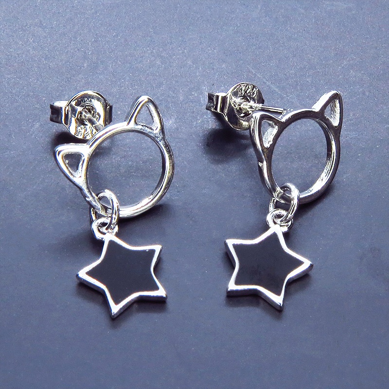 シルバー925 猫フェイスモチーフと星を組み合わせたスタッドピアス エナメル ポストピアス コンパクト