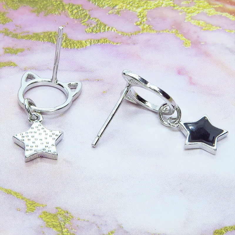 シルバー925 猫フェイスモチーフと星を組み合わせたスタッドピアス エナメル ポストピアス コンパクト