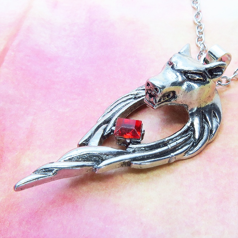 立体的な狼(ウルフ)ヘッドのペンダントネックレス レッドビーズ パンク ロック メンズ レディーズ 長さ調整可 アジャスター可