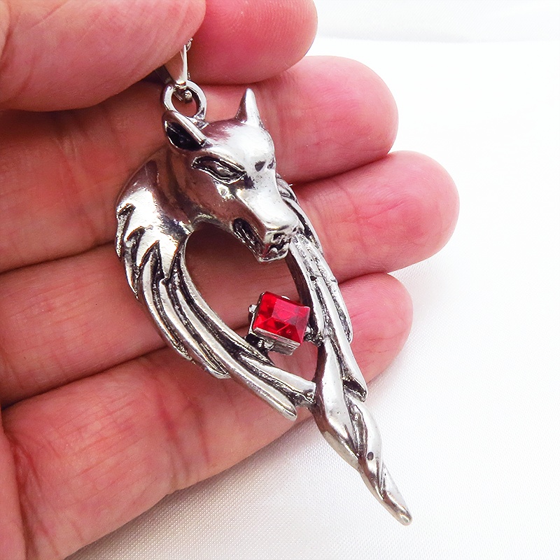 立体的な狼(ウルフ)ヘッドのペンダントネックレス レッドビーズ パンク ロック メンズ レディーズ 長さ調整可 アジャスター可