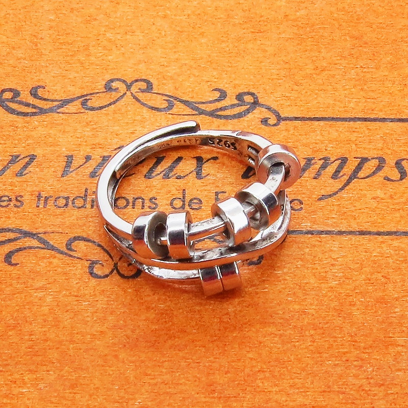 シルバー925 なめらかな曲線を描くパンクロック風メタルビーズ付きフリーサイズリング メタルビーズ可動