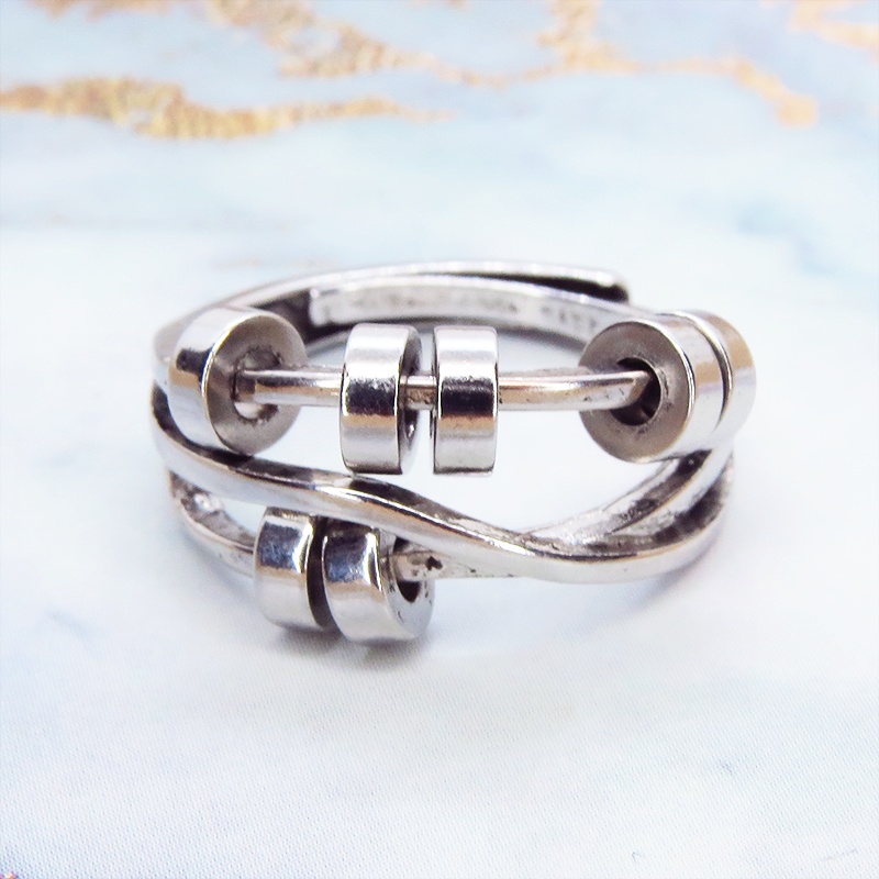 シルバー925 なめらかな曲線を描くパンクロック風メタルビーズ付きフリーサイズリング メタルビーズ可動