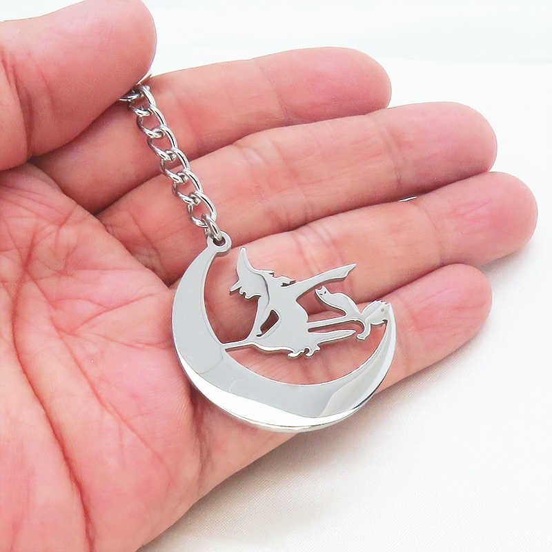 ステンレス製 ホウキにまたがる魔女と猫と三日月のキーホルダー シルバーカラー バッグチャーム 魔法使い 猫 シルエット