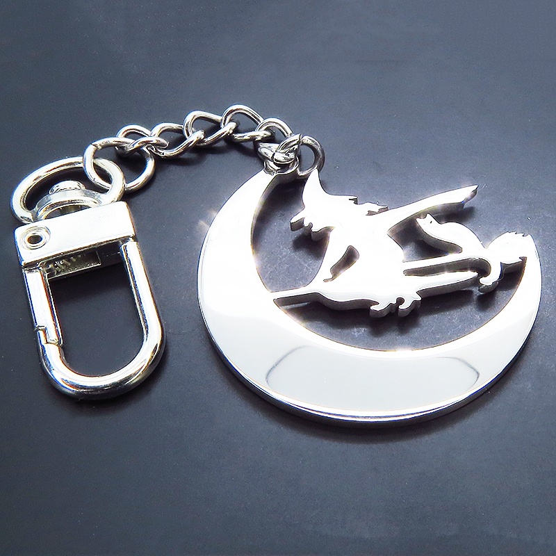 ステンレス製 ホウキにまたがる魔女と猫と三日月のキーホルダー シルバーカラー バッグチャーム 魔法使い 猫 シルエット