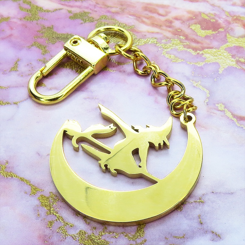 ステンレス製 ホウキにまたがる魔女と猫と三日月のキーホルダー ゴールドカラー バッグチャーム 魔法使い 猫 シルエット
