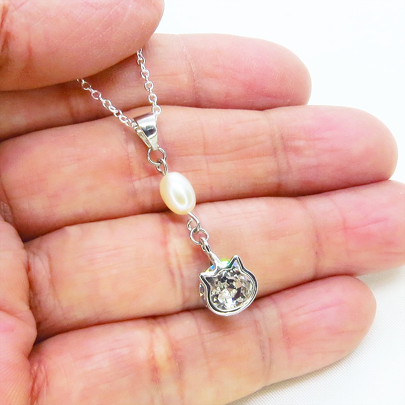 シルバー925 かわいい猫フレームのスワロフスキー(9色選択)と淡水パールの大人可愛いネックレス